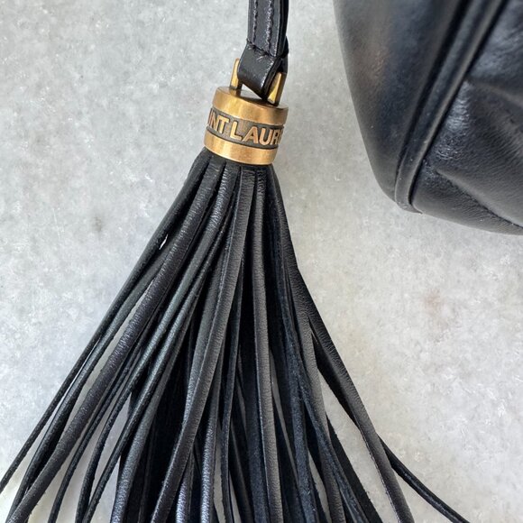 LIMITED EDITION Saint Laurent: YSL Lou Medium Bag WITH TASSEL - Picture 9 of 16